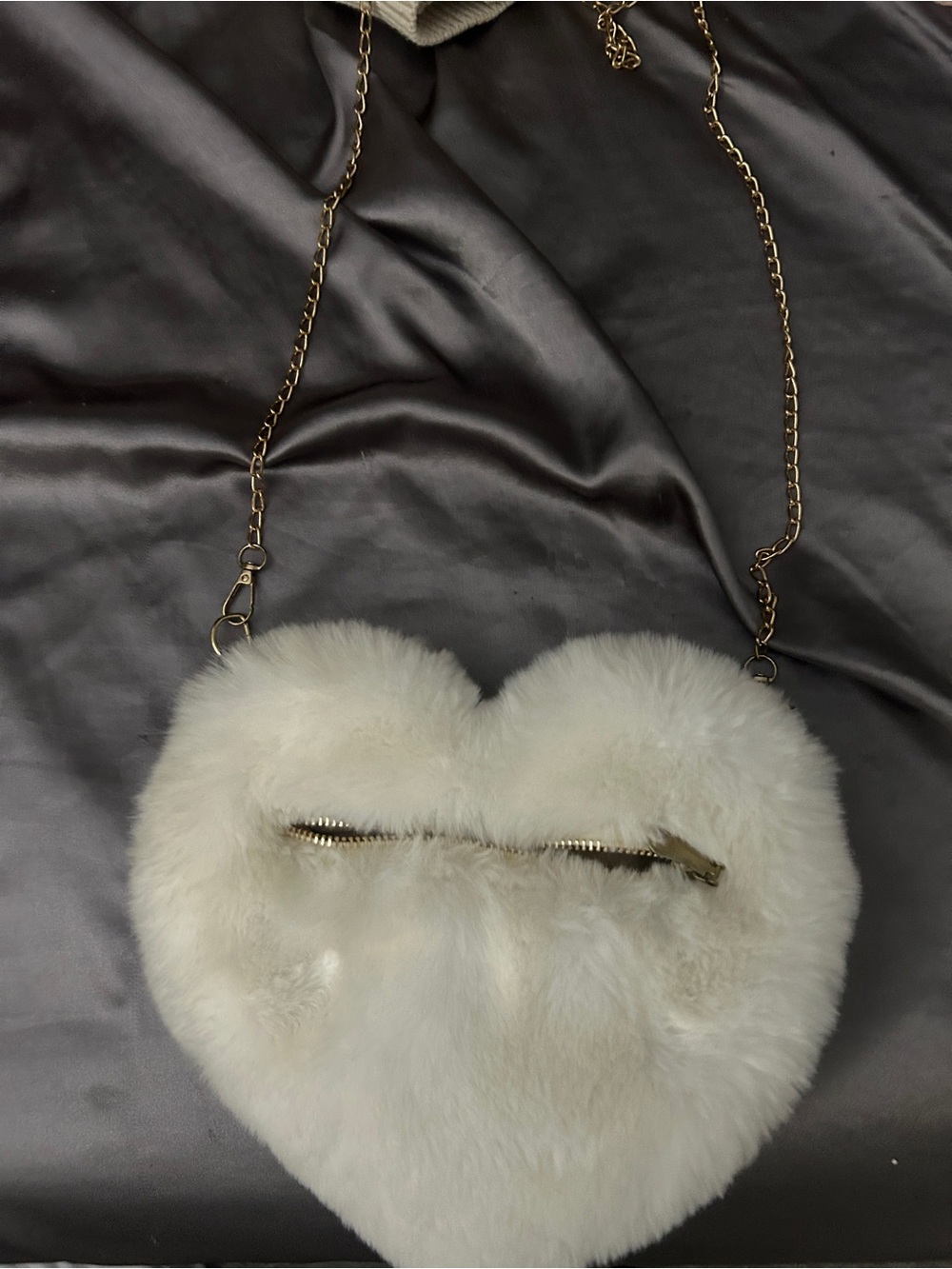 White Heart-Shaped Faux Fur Crossbody Bag with Gold Chain